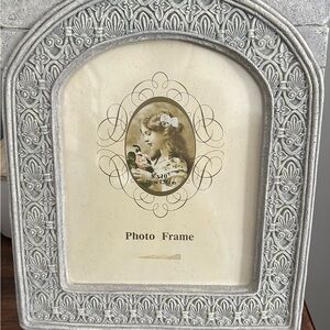 Elegant Gray Ornate Photo Frame